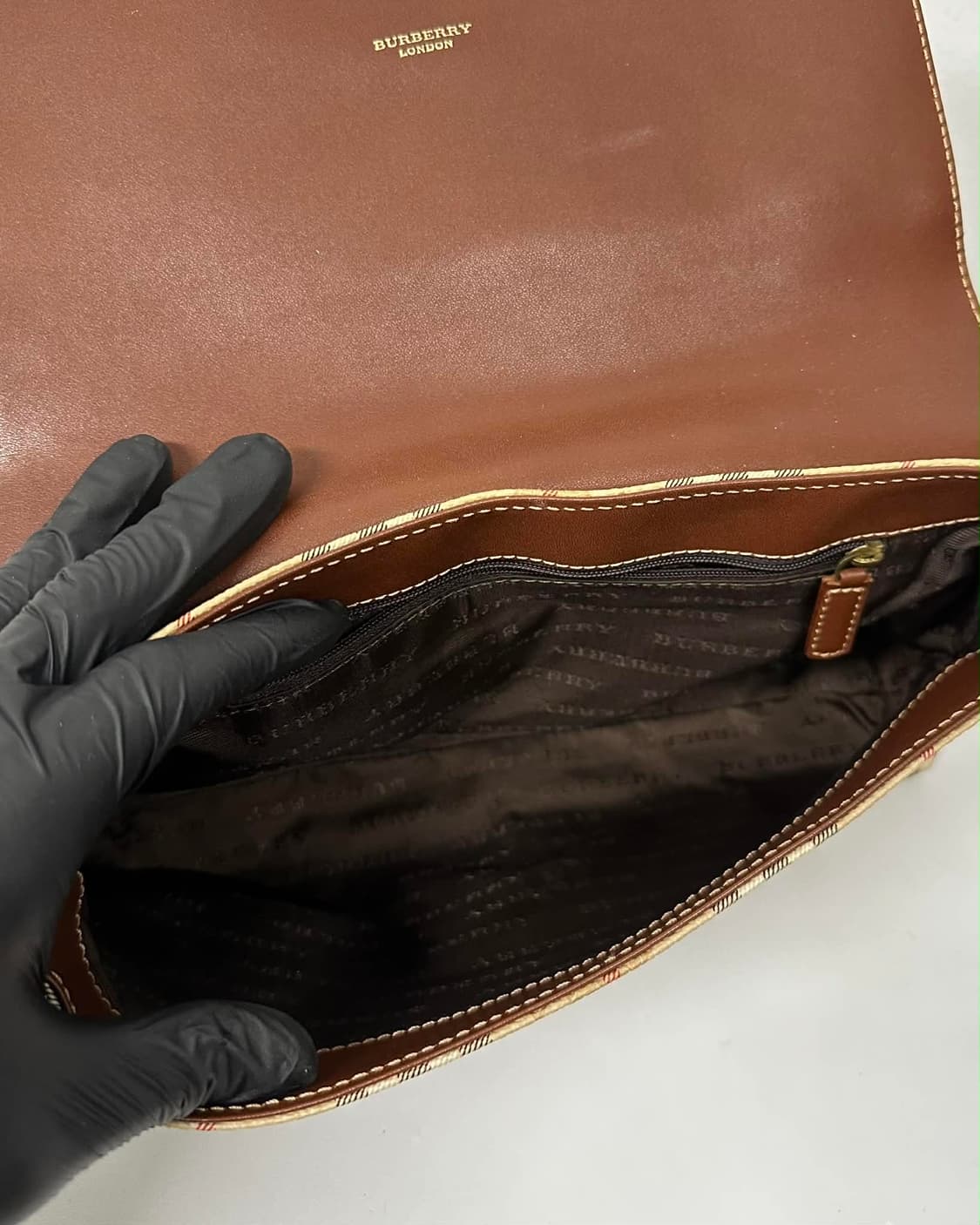 버버리 노바체크 플랩 숄더 토트백 상품이미지7