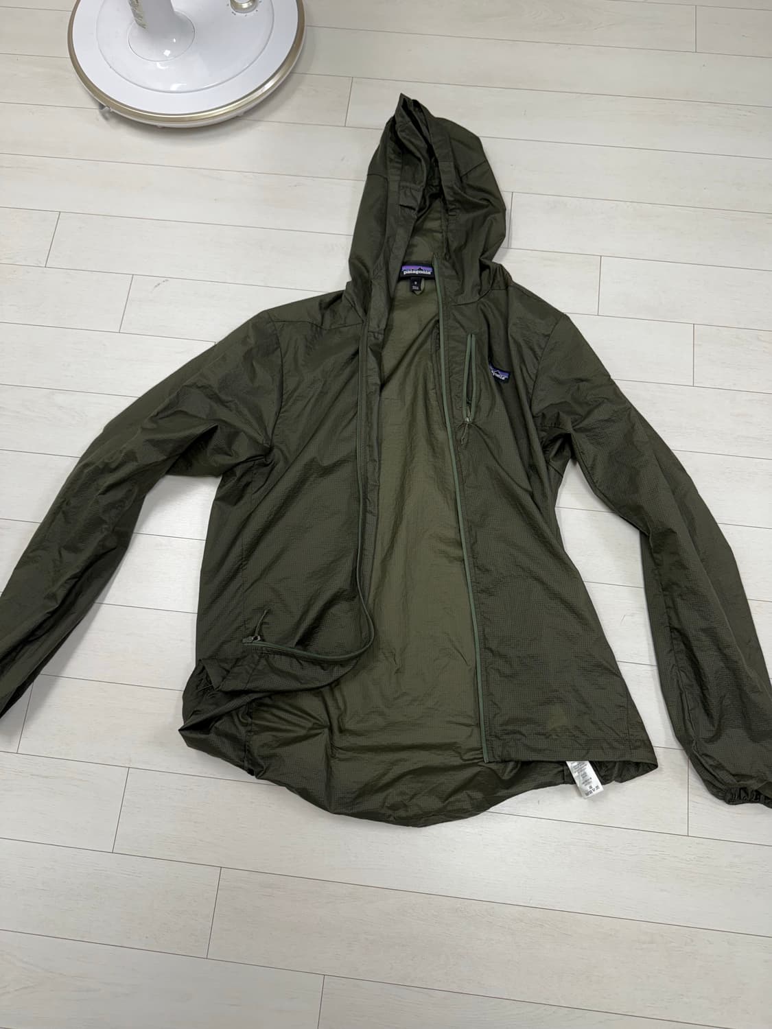 파타고니아 바람막이 M 사이즈  상태 아주아주아주좋아요!! 상태 9.7/ 상품이미지1