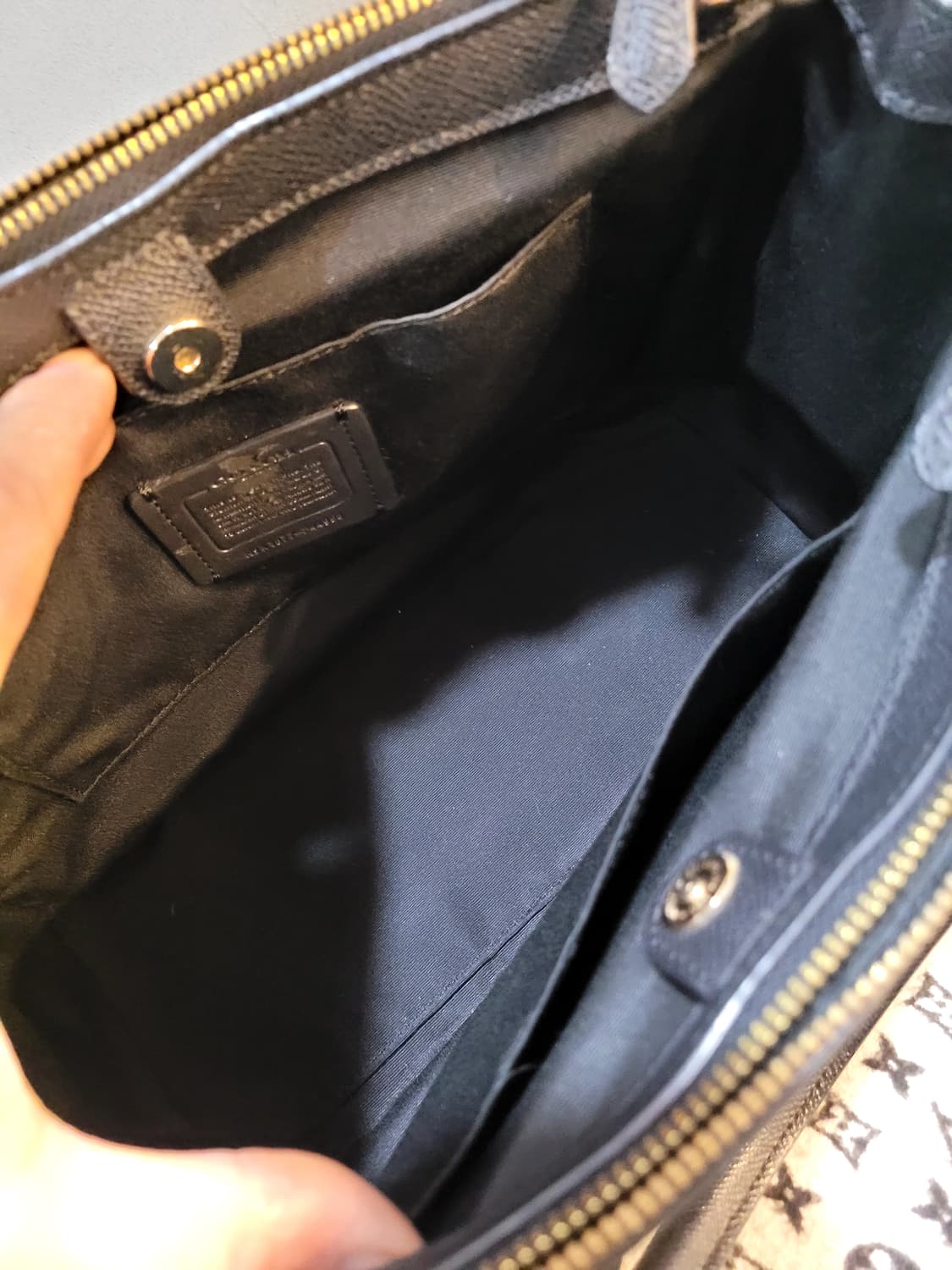 정품 코치 사피아노 가죽 사첼백  상품이미지8