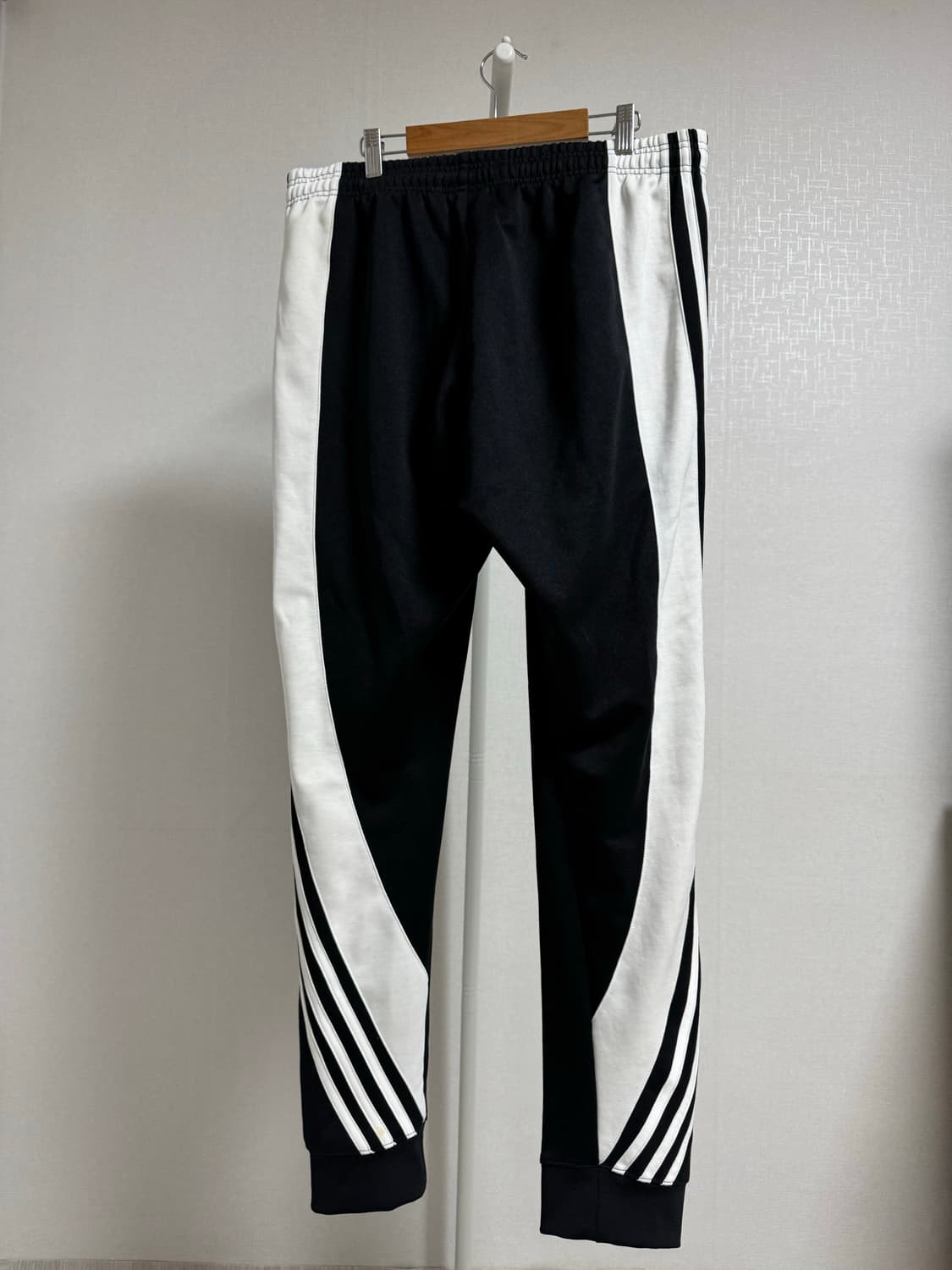 아디다스 삼선 트레이닝 바지 블랙 상품이미지2