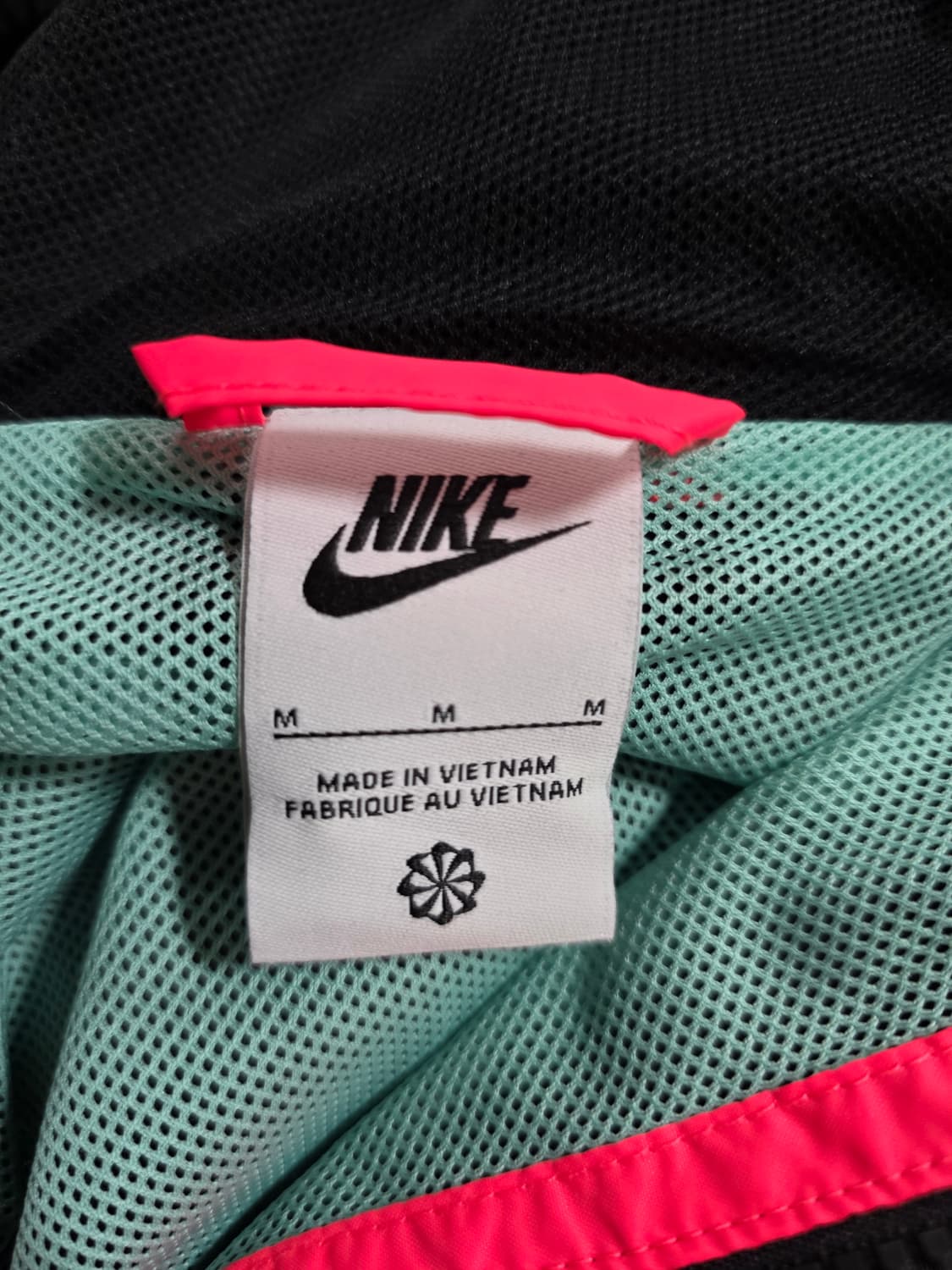 나이키 맥스 볼륨 윈드러너 우븐 라인드자켓.
싸이즈 100 상품이미지7