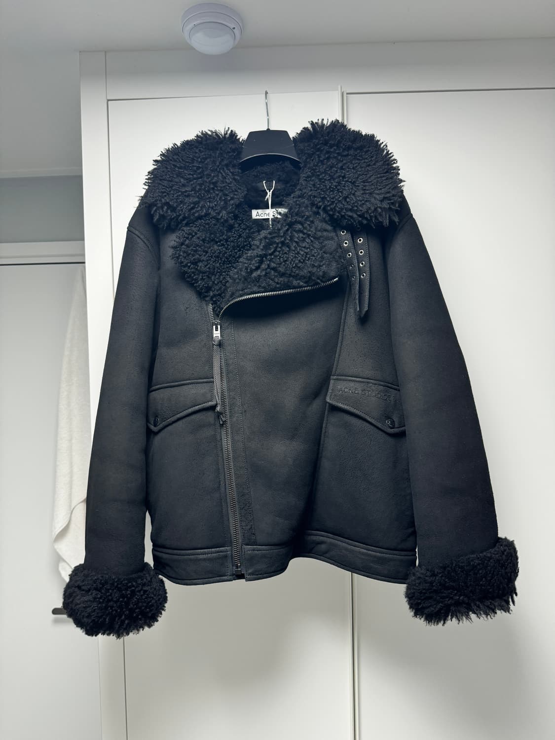 [52] 아크네 스튜디오 가죽 시어링 스웨이드 무스탕 자켓 블랙 상품이미지2