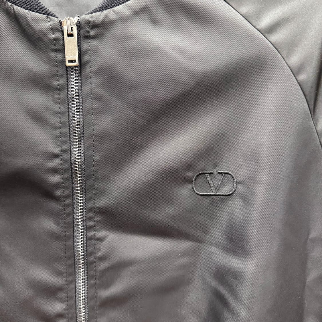 발렌티노 뷰티 나일론 블루종 집업 로고 자수 디테일 블랙 상품이미지6