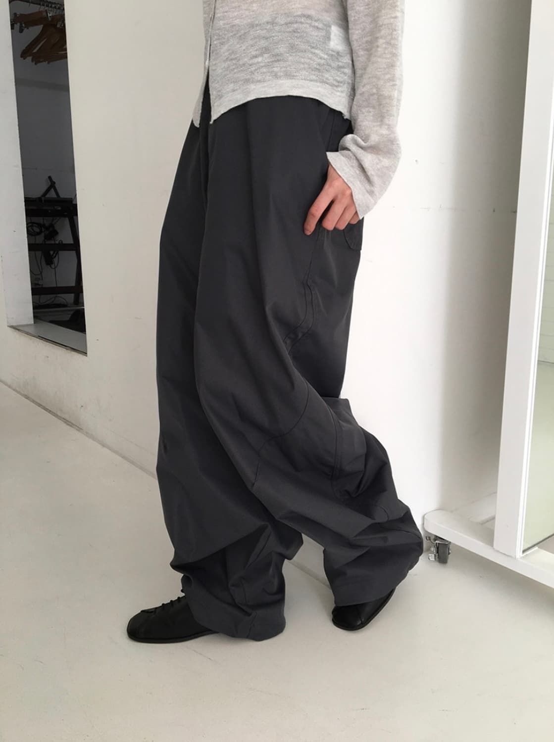 베르크서울 CURVE CINO PANTS 차콜 M 상품이미지9