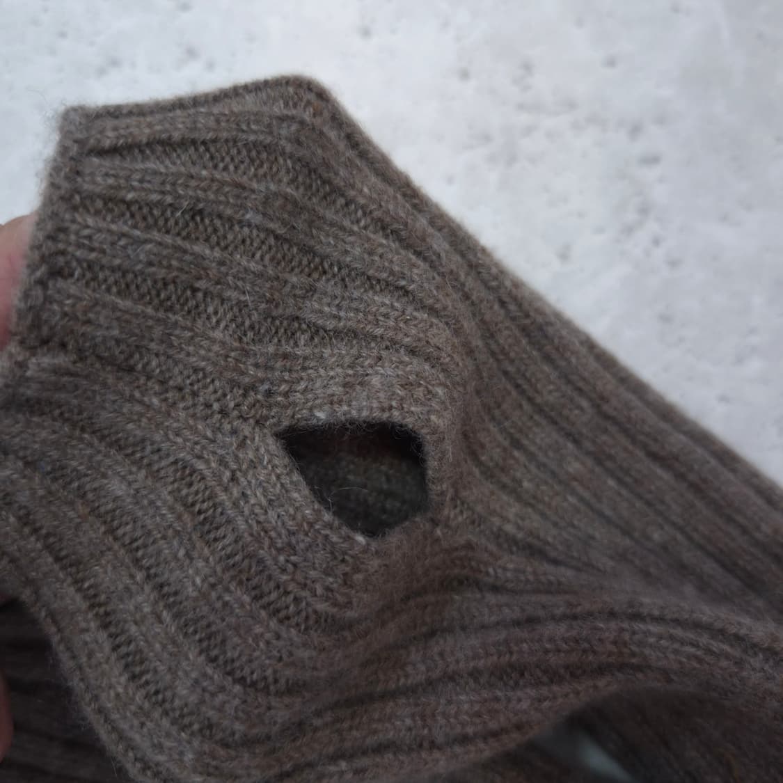 Anya Hindmarch × UNIQLO 캐시미어 100% 워머 상품이미지5