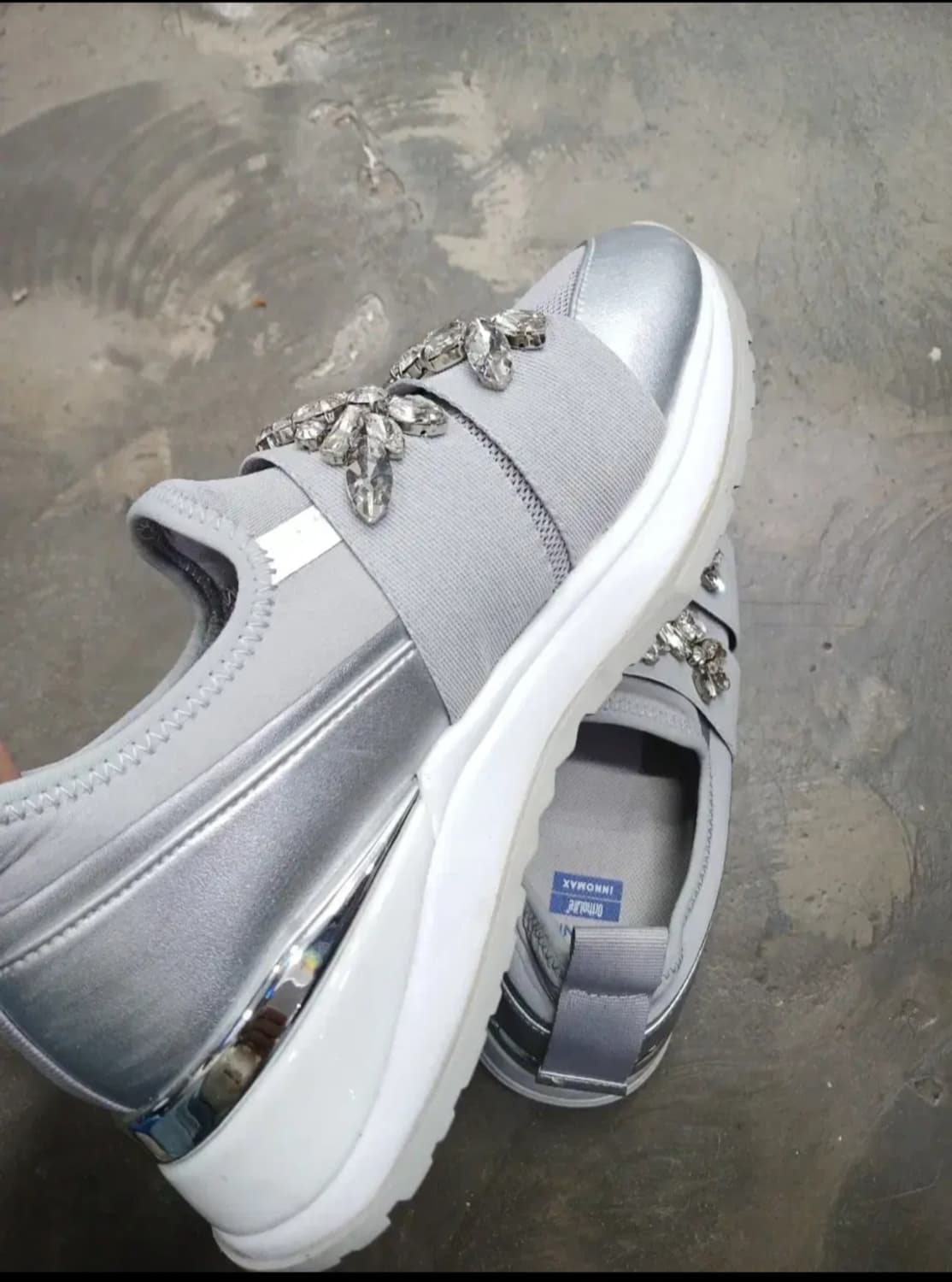 슈콤마보니 큐빅 장식 스니커즈 상품이미지3