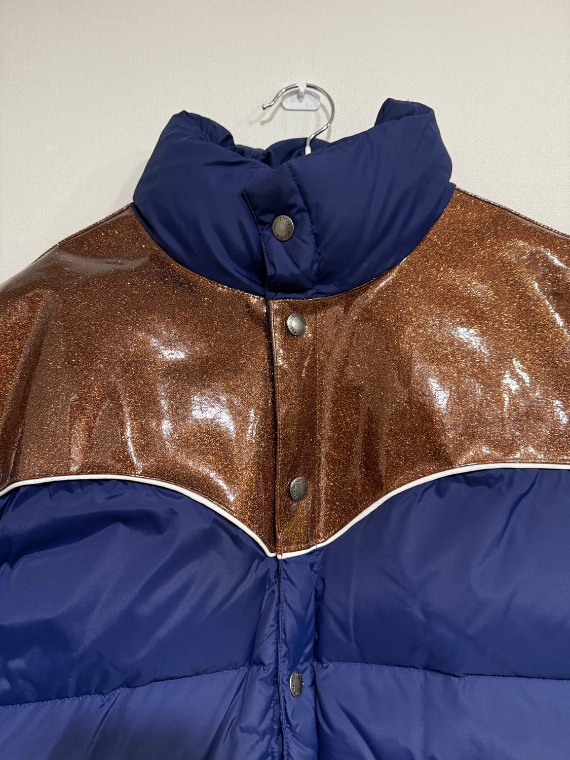 슈프림패딩 글리터 요크 다운 퍼퍼 자켓 네이비 - 22FW 상품이미지10