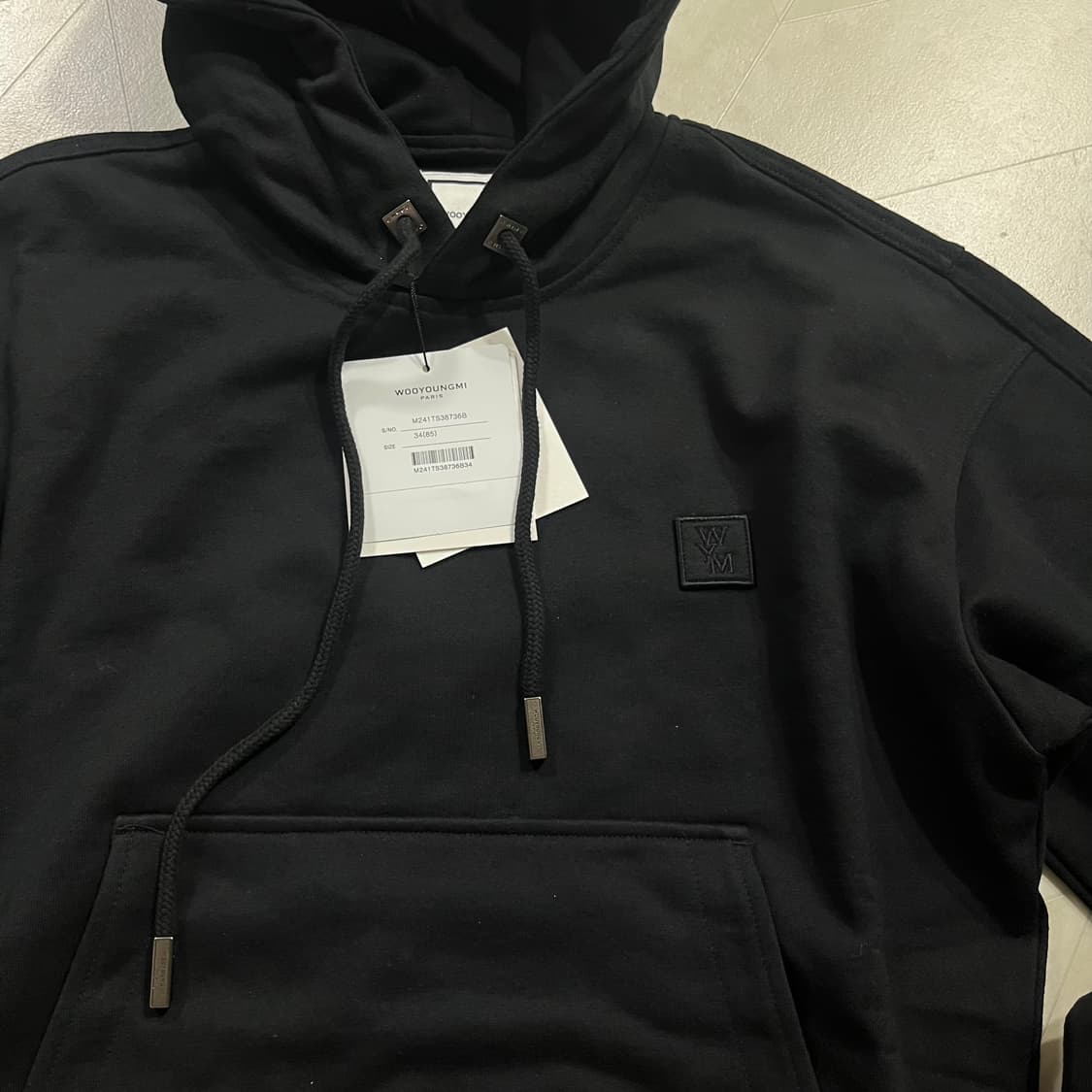 새상품(S) 우영미 블랙 그라데이션 엠보싱 백로고 후드티셔츠 상품이미지2