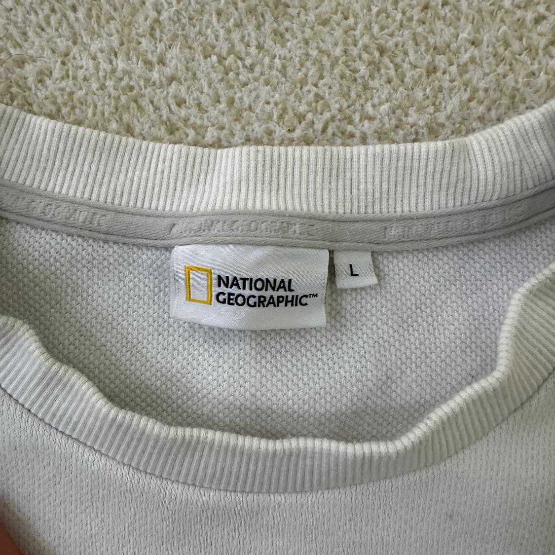 L 네셔널지오그래픽 화이트 맨투맨 0319D 상품이미지3