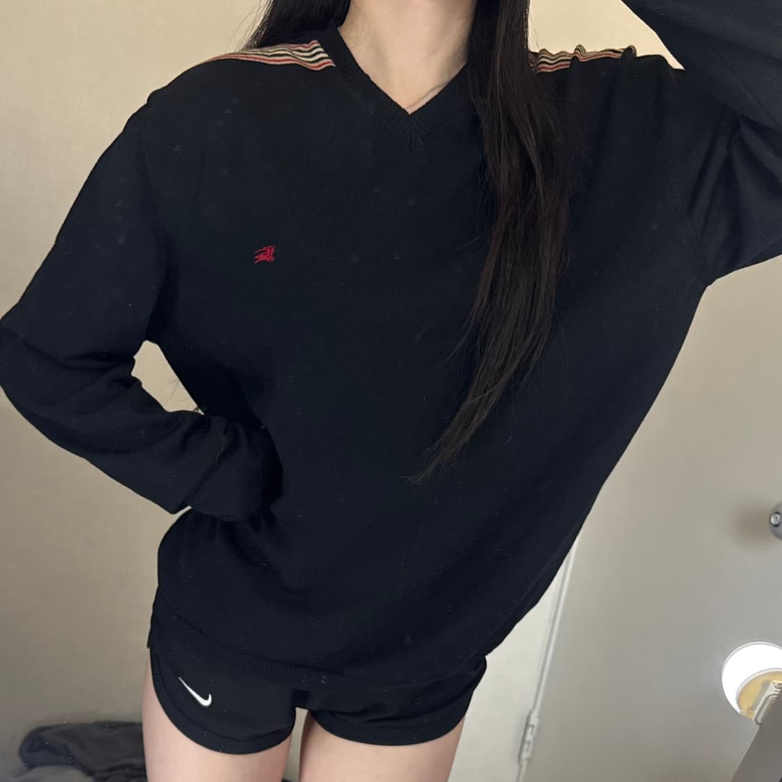 정품 버버리 레드 로고 브이넥 스트라이프 포인트 긴팔 니트 🖤❤️ 상품이미지2