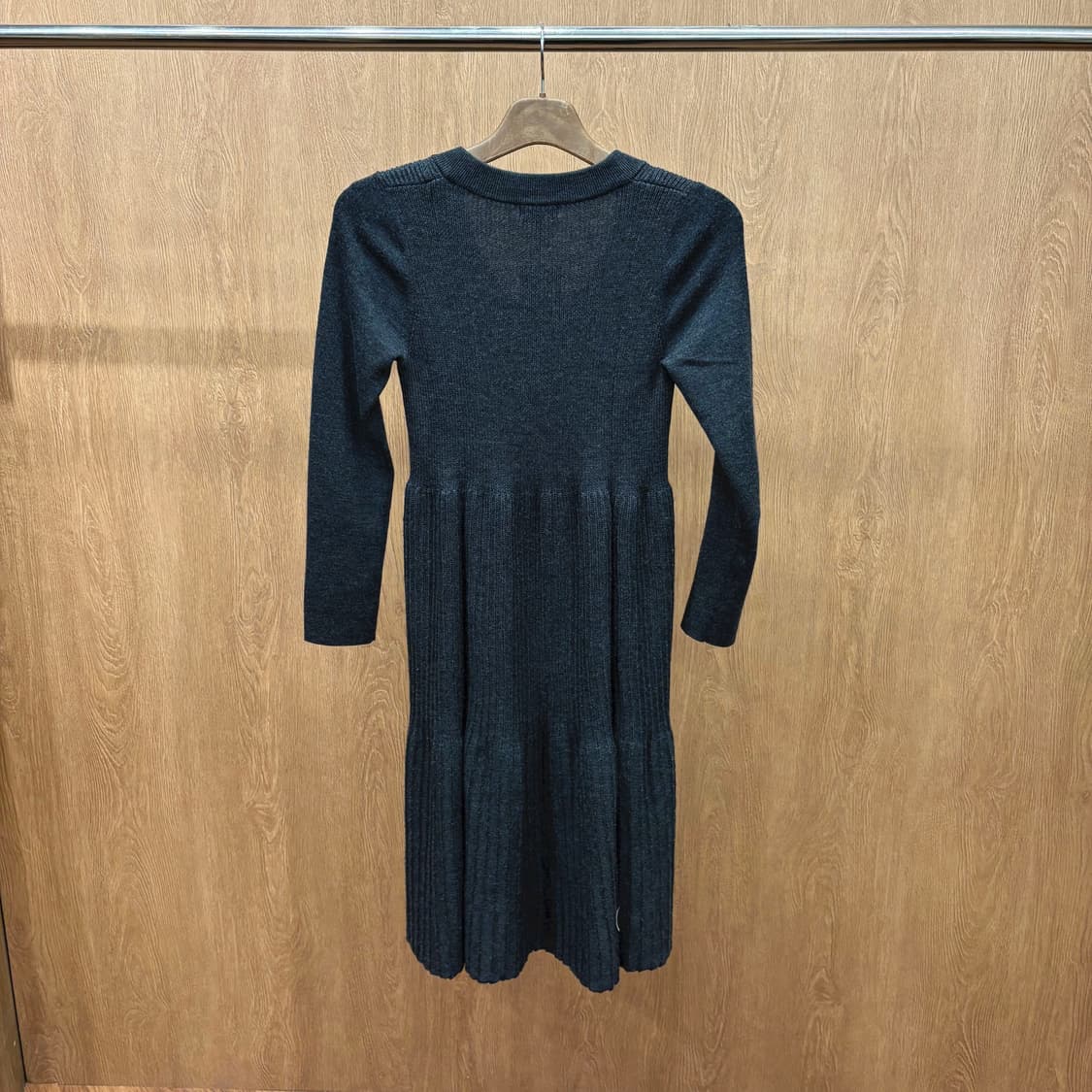 소니아 리키엘 라운드넥 울 니트 롱 원피스 절개 플리츠 디테일 차콜 상품이미지3