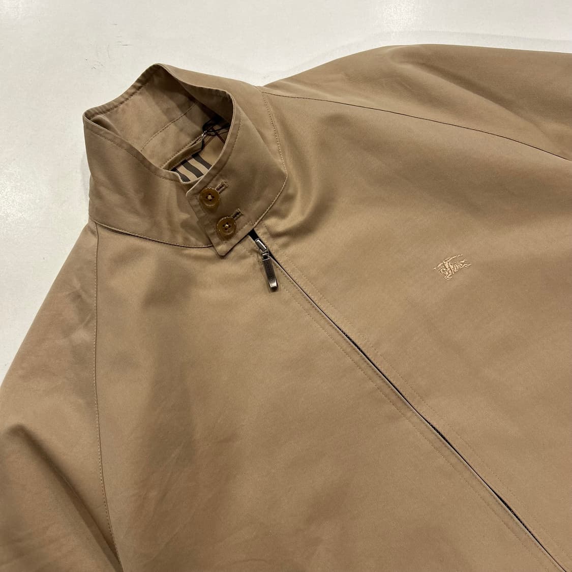 [S] 버버리 런던 베이지색 Harrington 자켓 B155 상품이미지3