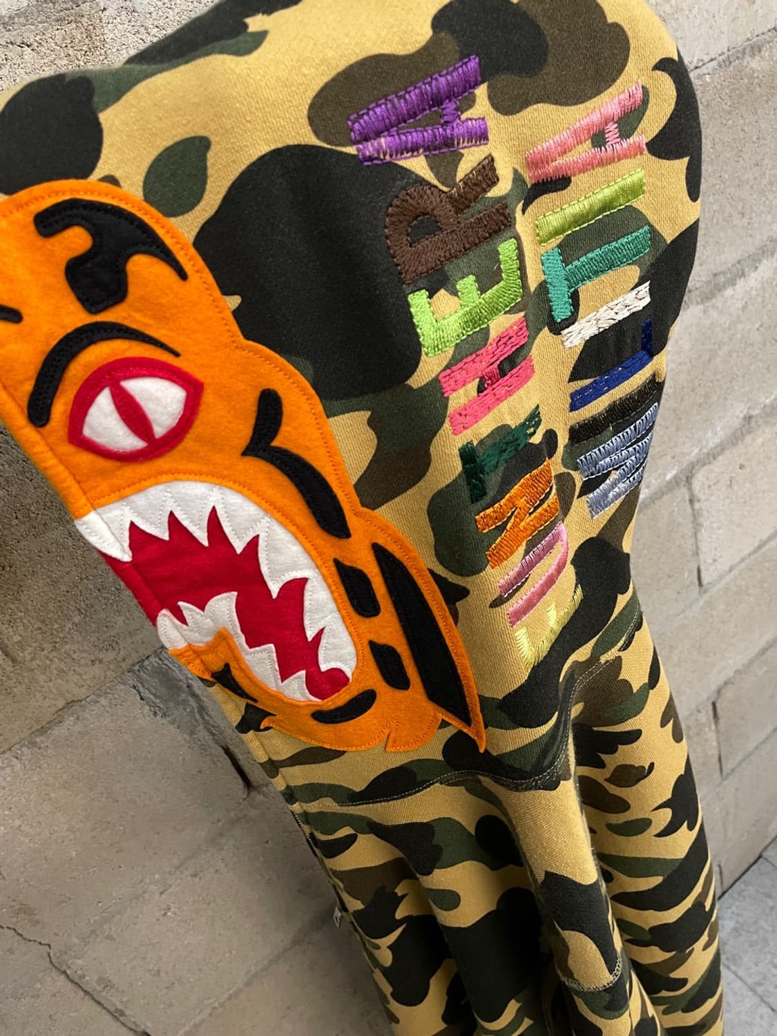 베이프 카모 샤크 후드집업 상품이미지1