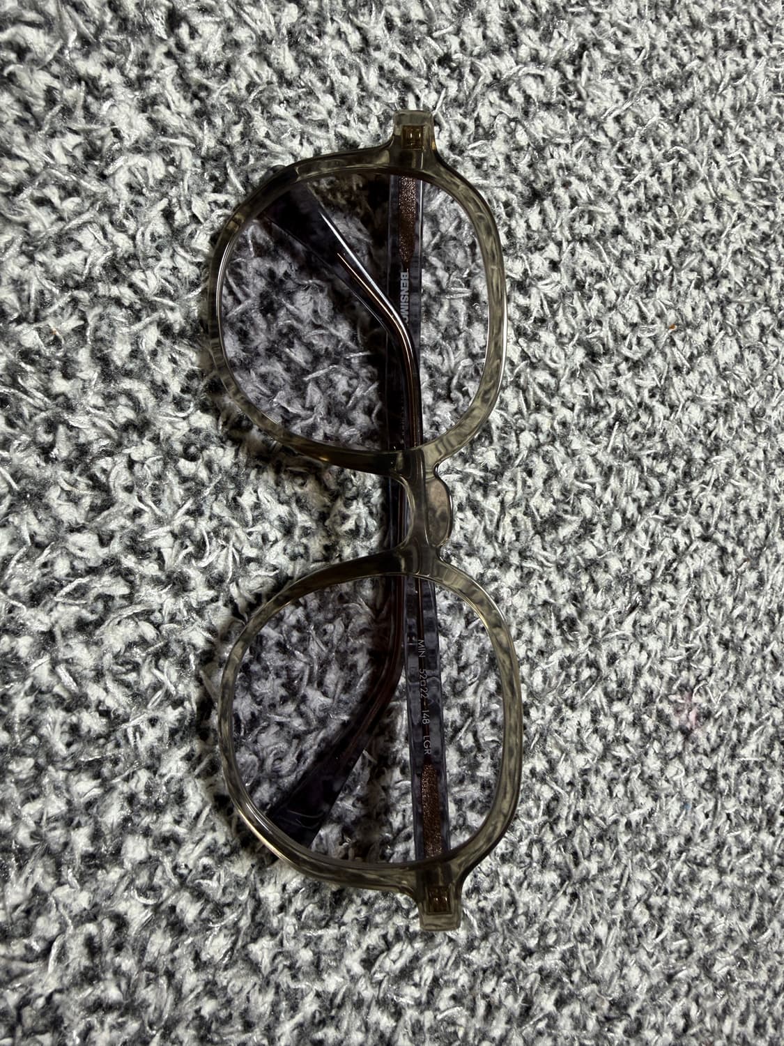 벤시몽 뿔테 그레이클리어 색상 MIN 모델 선글라스 새상품 판매해요! 상품이미지1