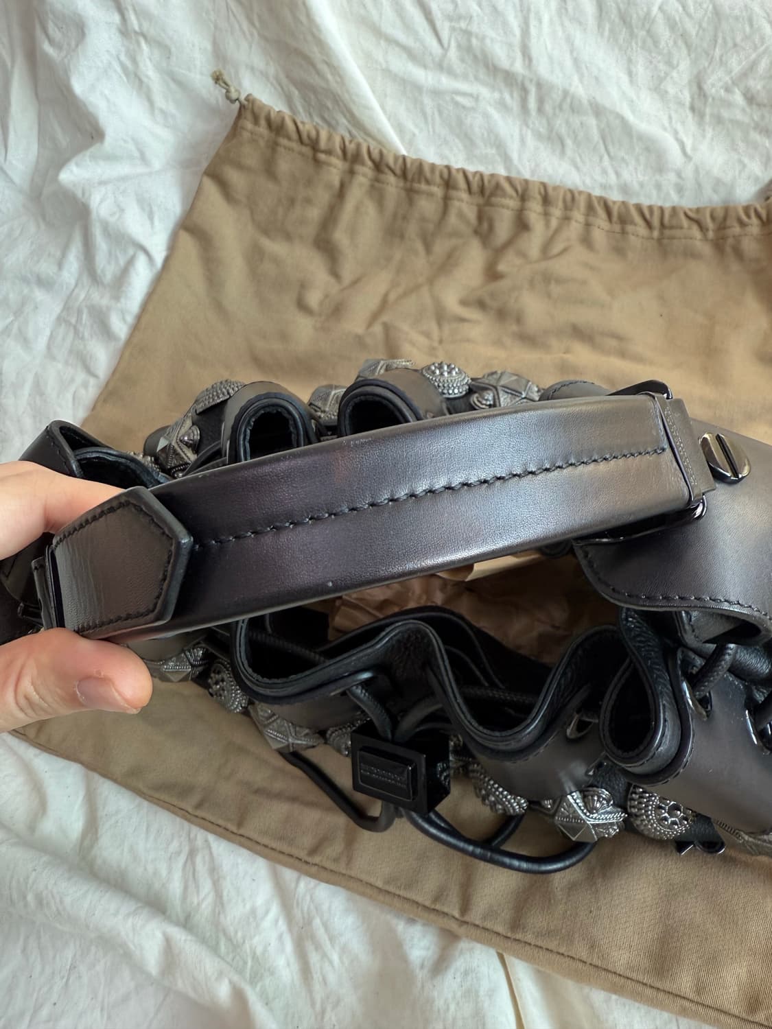 Y2k 스터드백 버버리 한정판 가방 상품이미지7