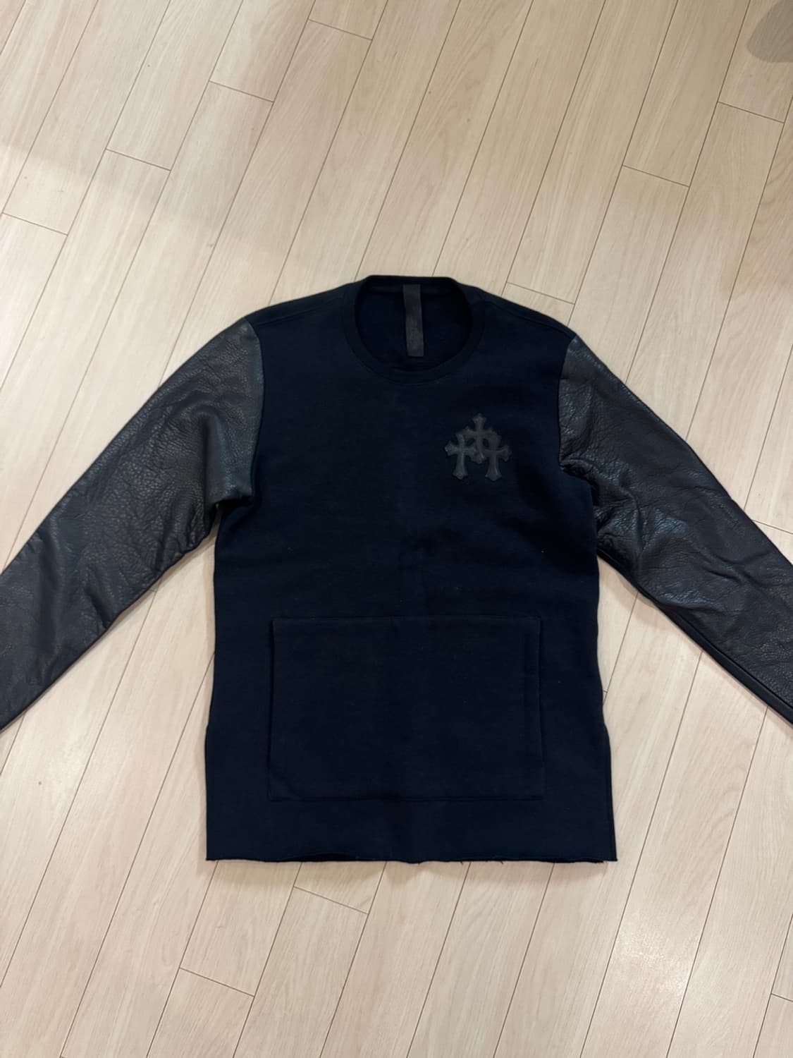 크롬하츠 Cross Patch Leather Sweater  상품이미지1