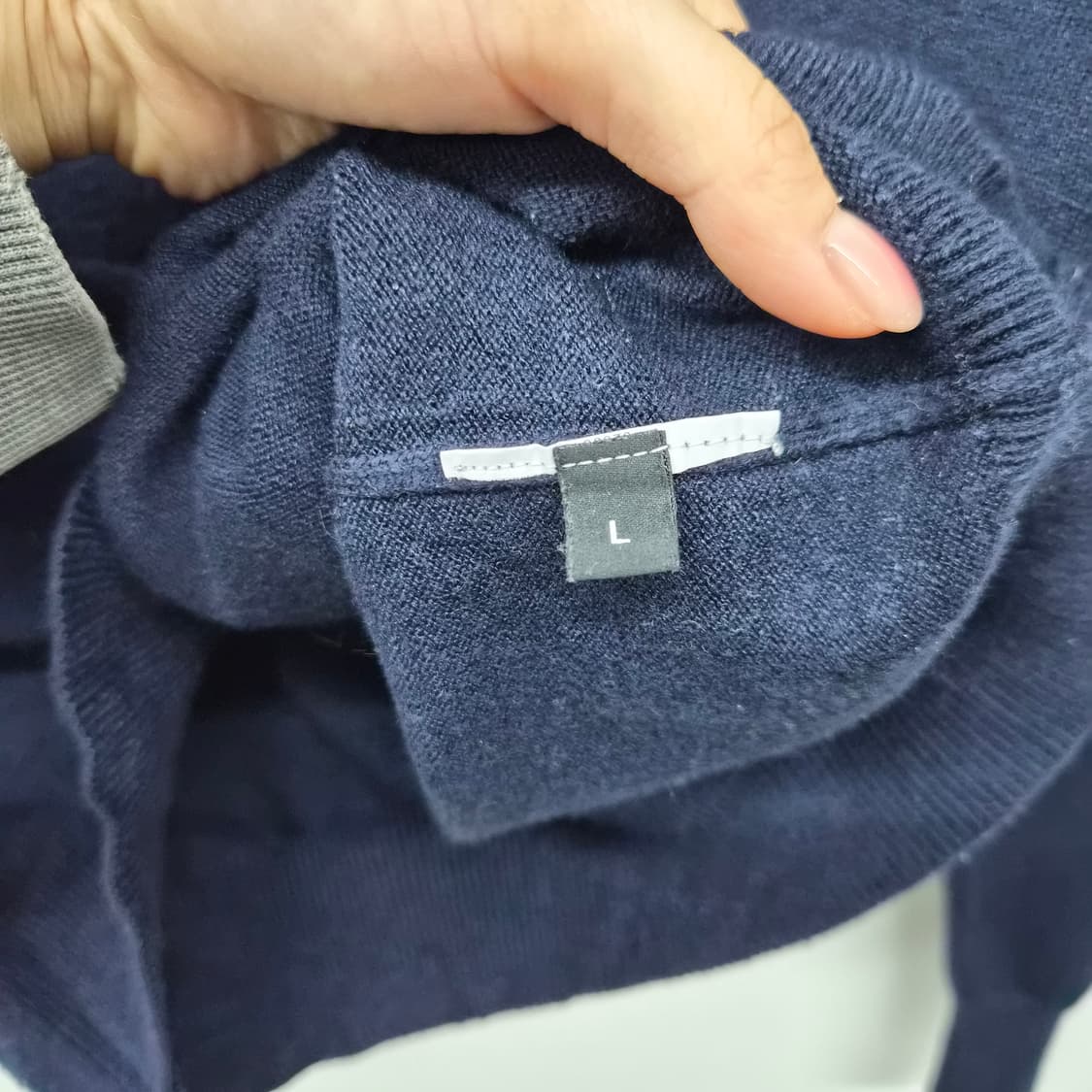 알마니 네이비 롤넥 니트 남성 M 상품이미지5