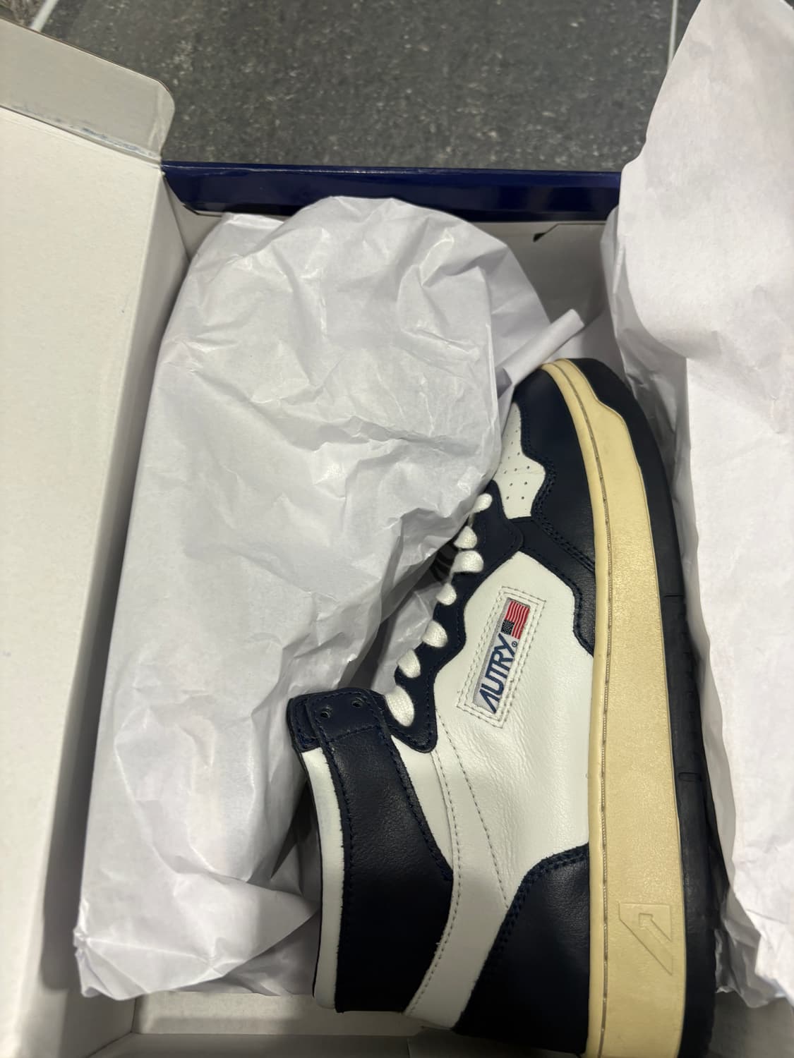 오트리 메달리스트 미드 남성용 네이비+화이트 상품이미지8