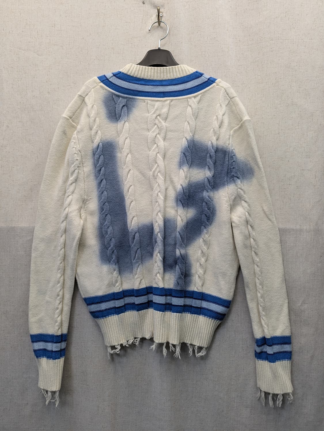 하우스오브써니 블루 브이넥 케이블 니트 상품이미지2