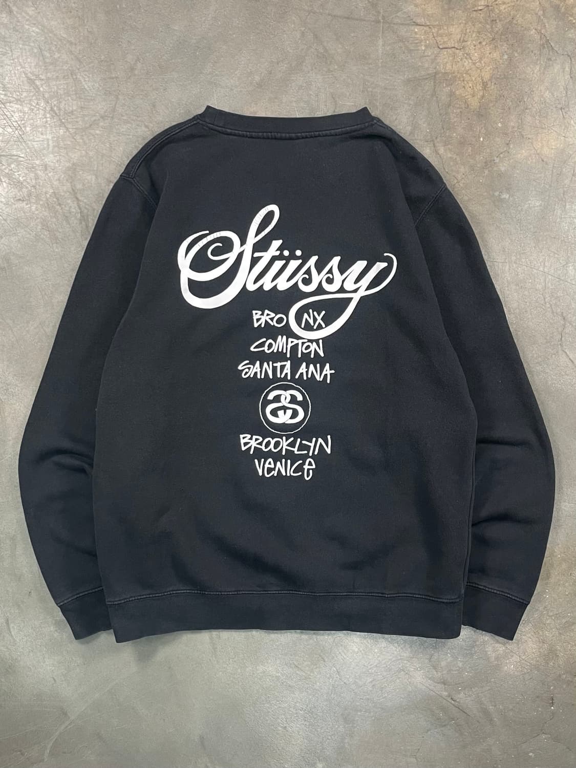 스투시 월드투어 스웻셔츠 상품이미지3