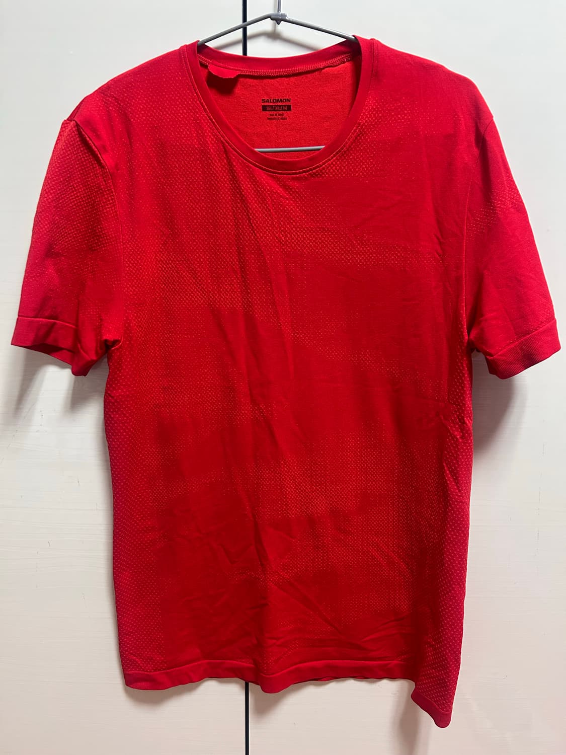 살로몬 빨간색 반팔 티셔츠 M 상품이미지1
