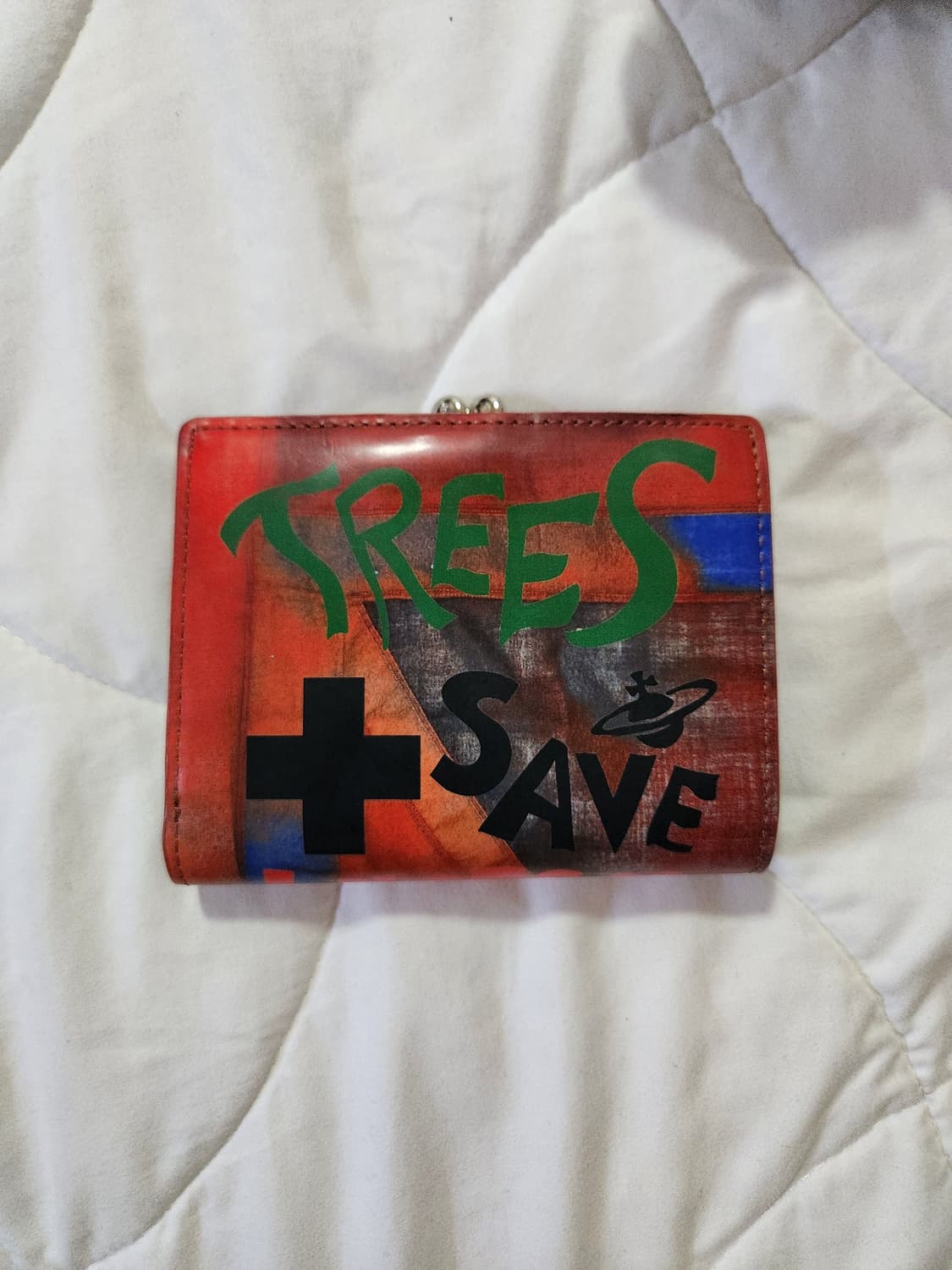 비비안웨스트우드 TREES SAVE LIVES 지갑 상품이미지2