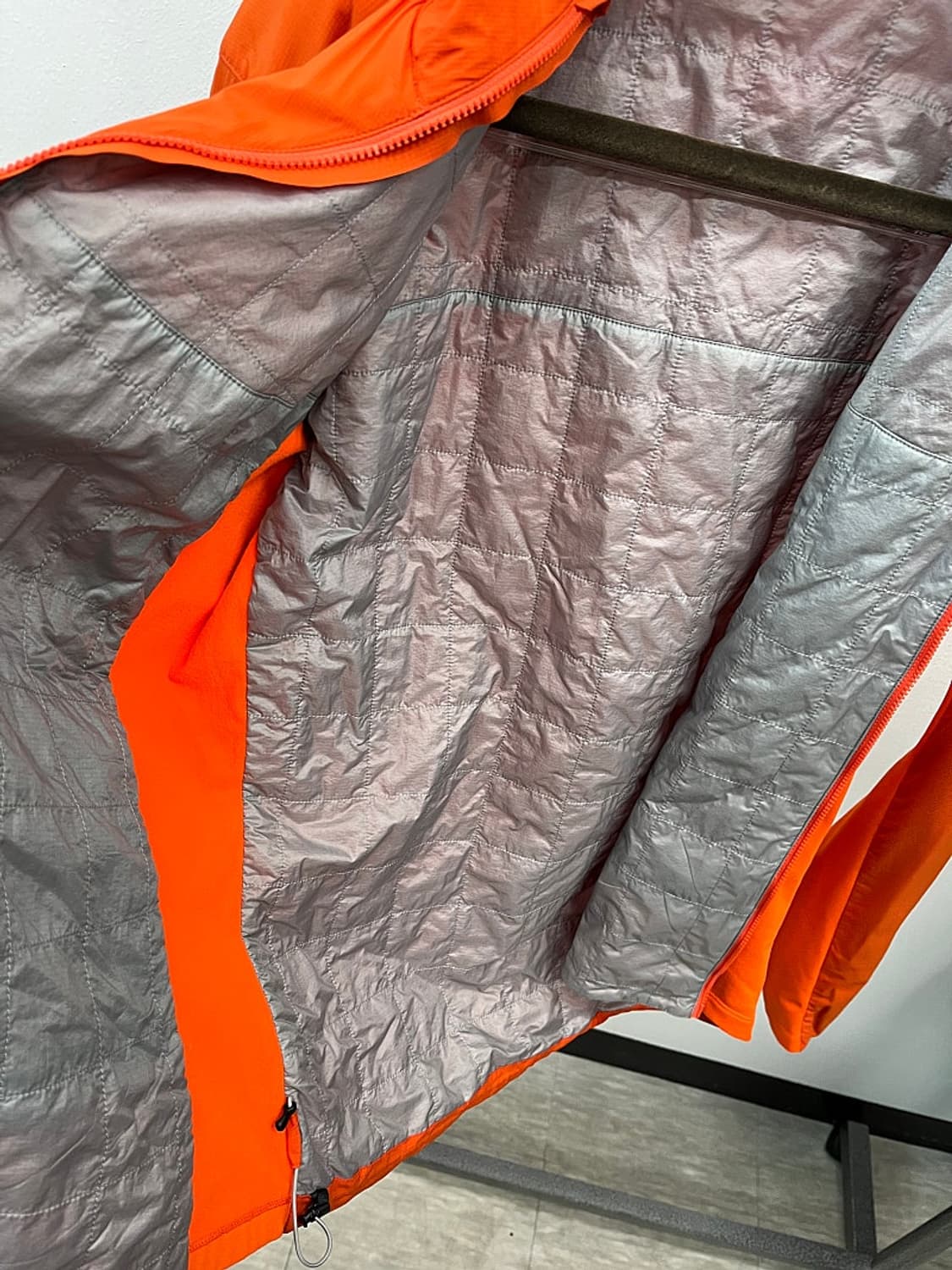 95) 아크테릭스 아톰 AR 경량 집업  상품이미지6