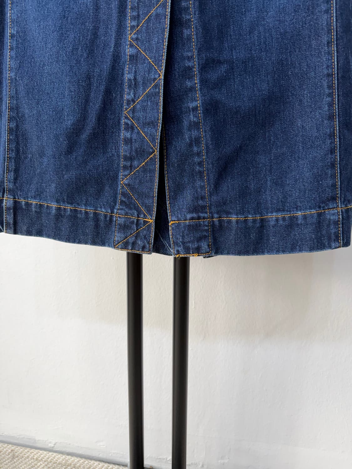 정품) 비비안웨스트우드 버튼 장식 데님 스커트 38(26) 상품이미지3