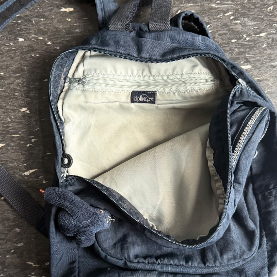[KIPLING] 미드나잇 고릴라 백팩 상품이미지6