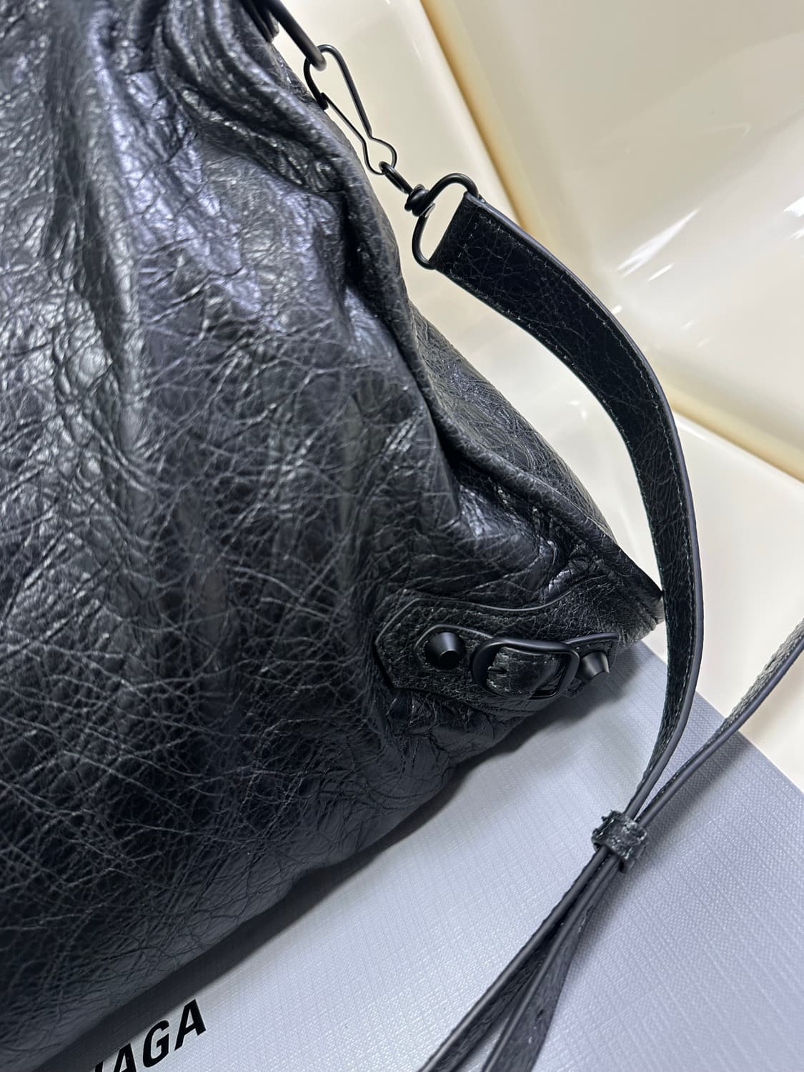 [SA 정품] 발렌시아가 르 시티 모터백 라지 블랙 상품이미지5