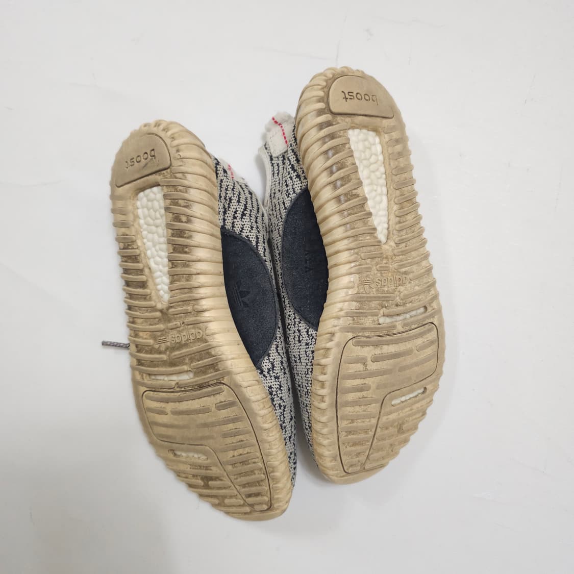 아디다스 이지부스트 350 V1

터틀도브 상품이미지3