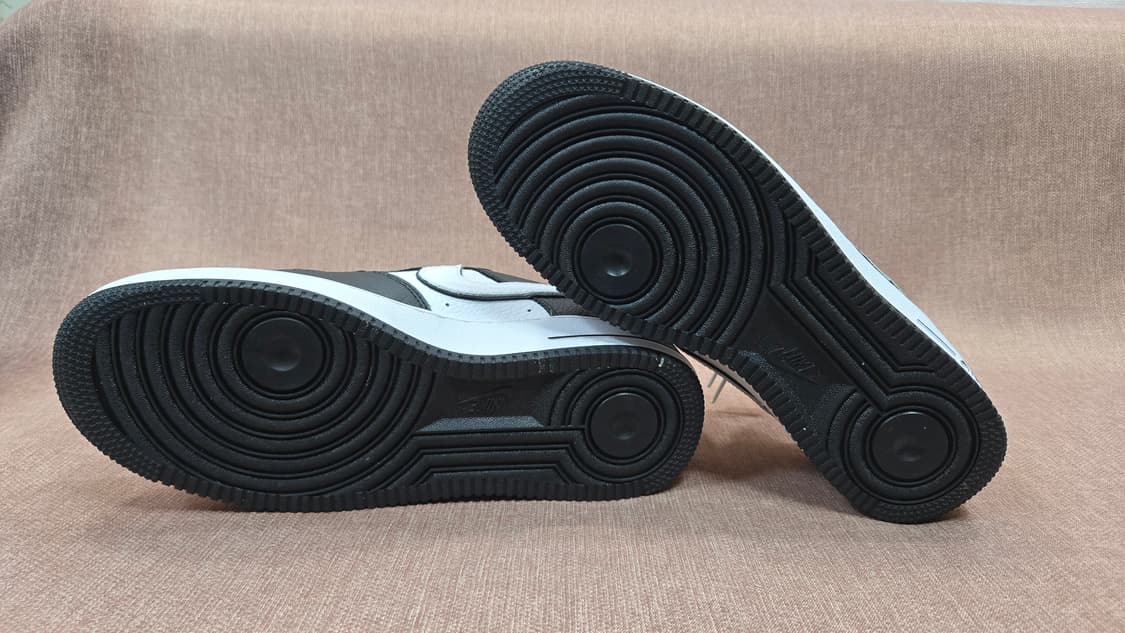 나이키 새상품 265mm- 에어포스1 블랙/화이트 운동화 상품이미지6