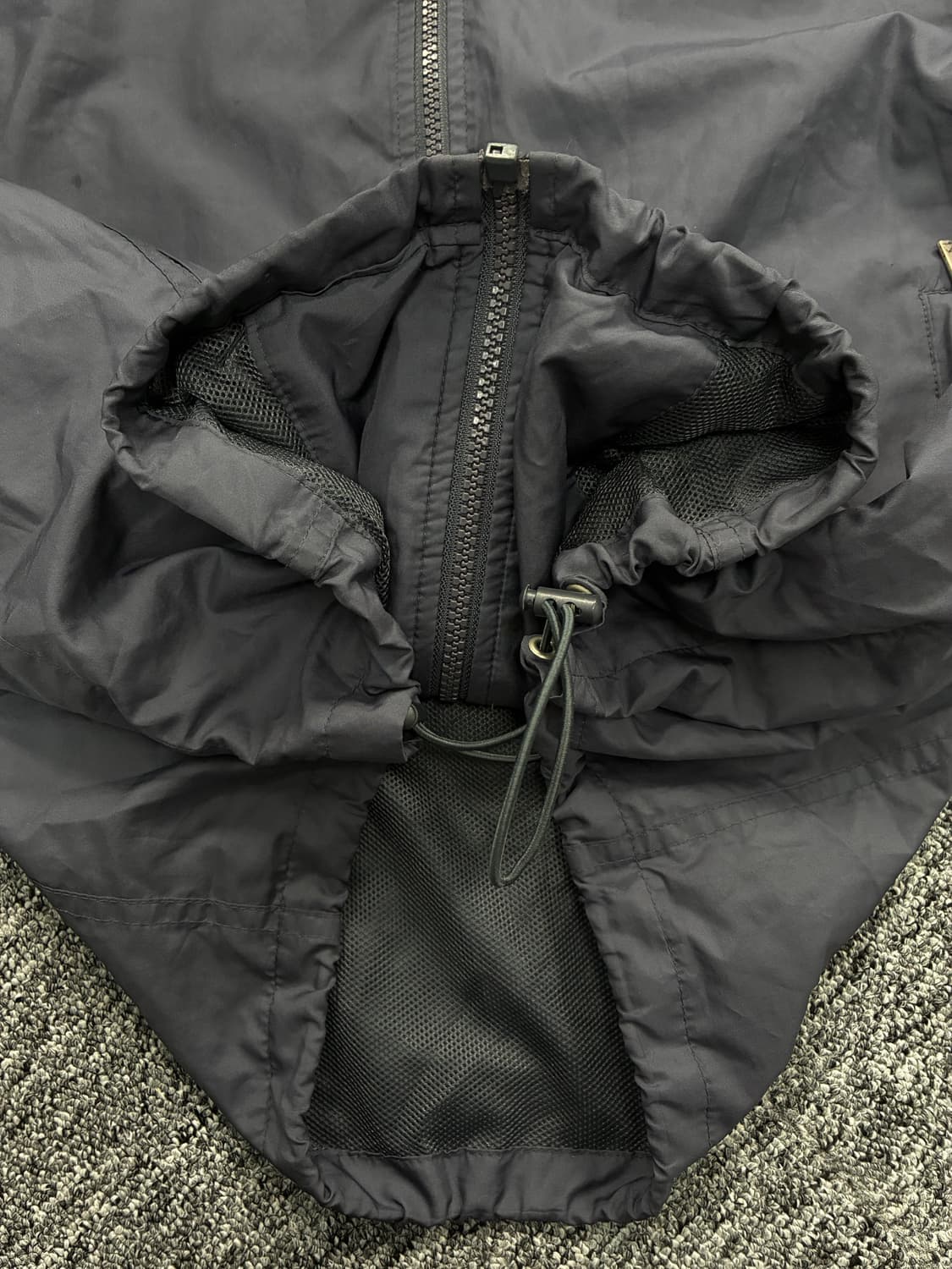 아디다스 90s 차콜 빅로고 바람막이 L 상품이미지7