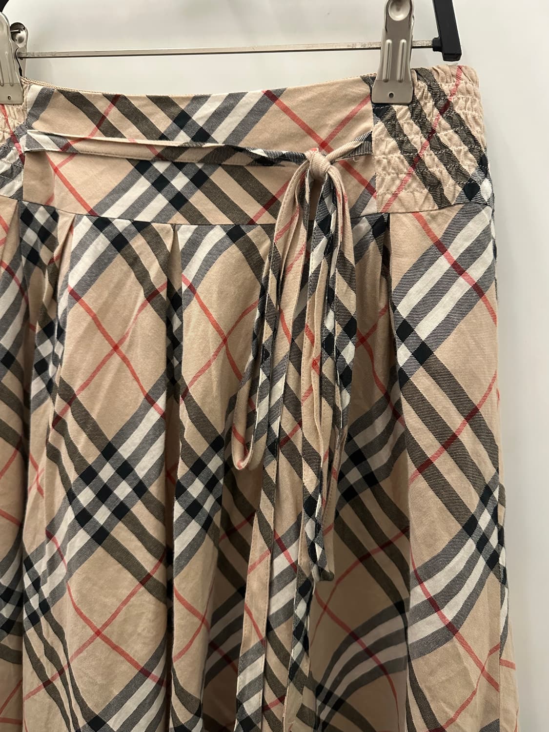 BURBERRY 버버리 베이지 노바체크 미디스커트 상품이미지2
