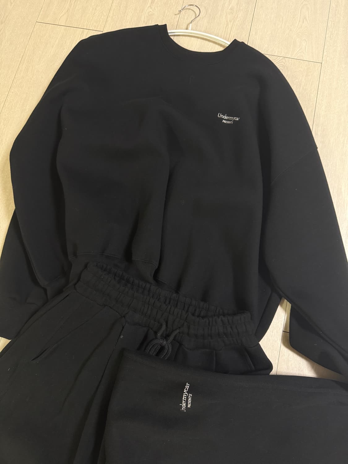 언더마이카 맨투맨 상하의 상품이미지1