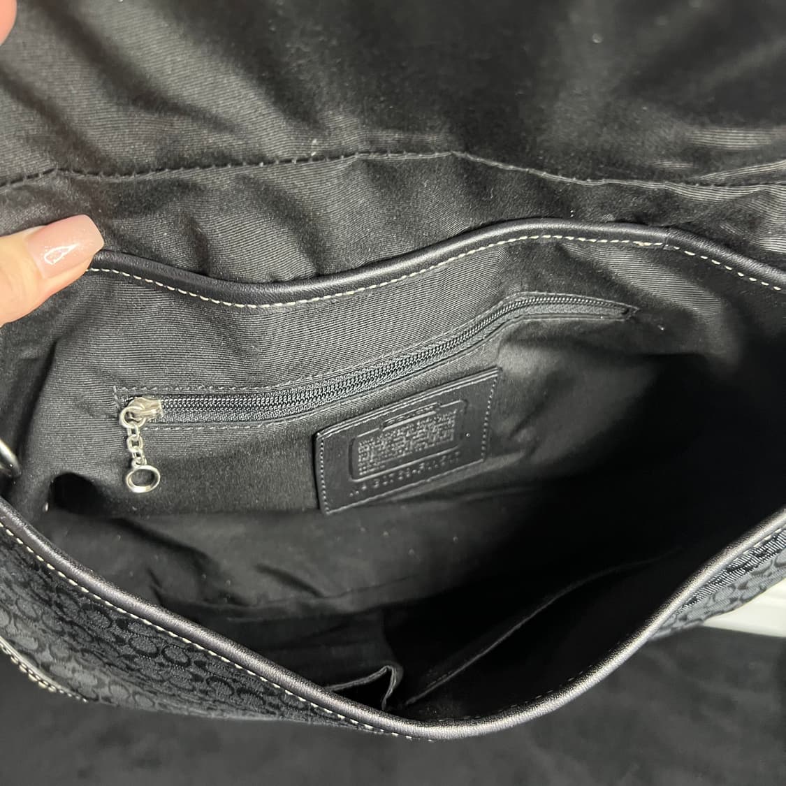 코치 Y2K 스터드 버클 숄더백 상품이미지7