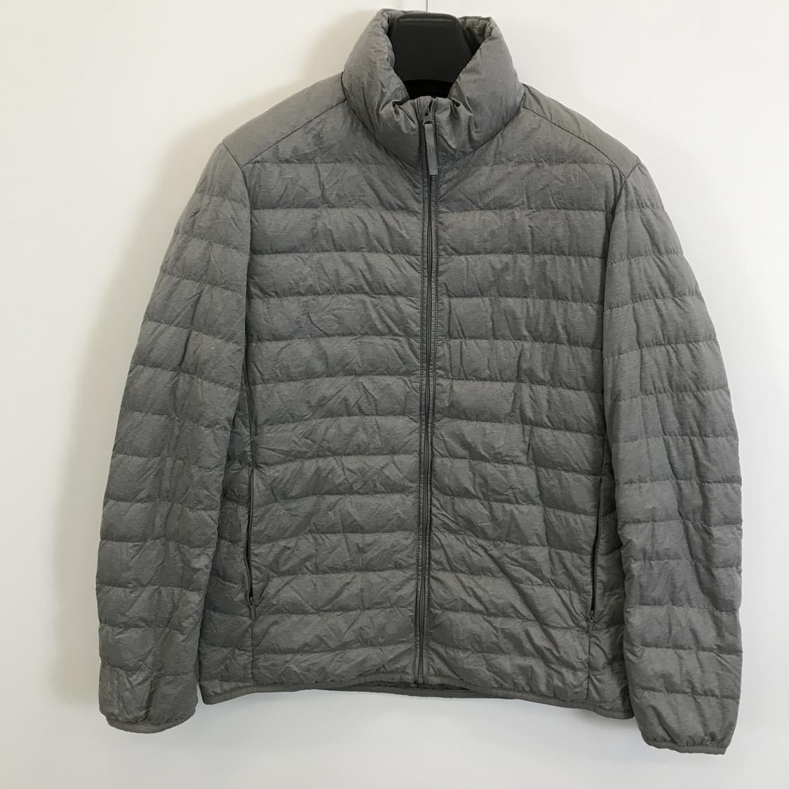 유니클로 울트라라이트다운 경량패딩 실버 [M] 상품이미지1