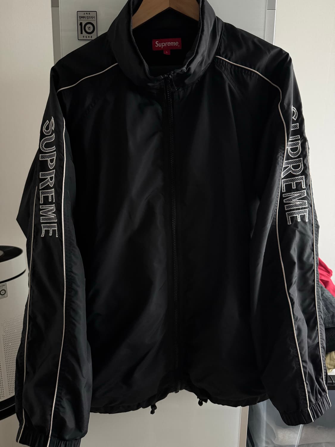 슈프림 스트라이프 로고 윈드브레이커 셋업 상품이미지1