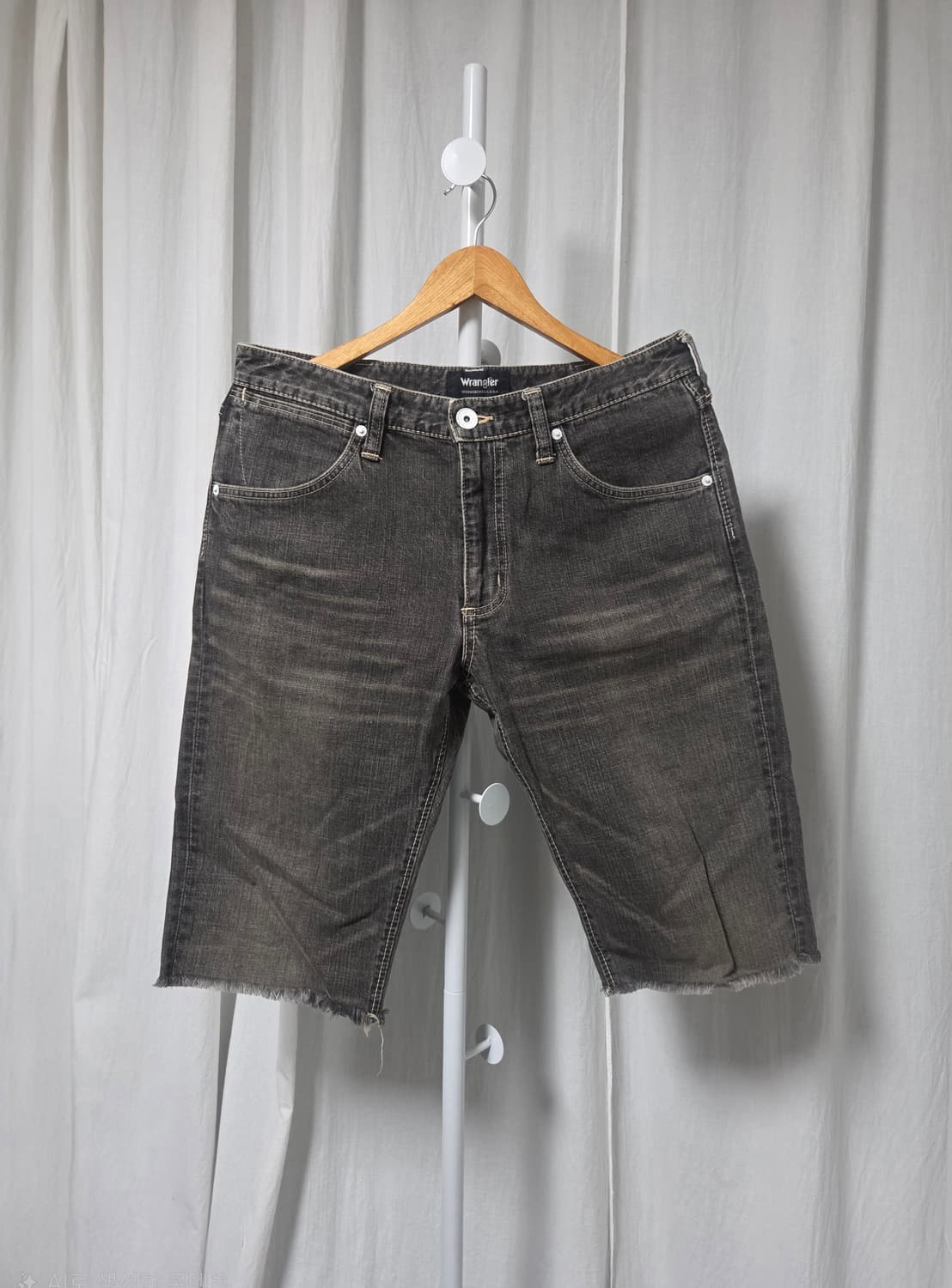 랭글러 슬림핏 버뮤다 팬츠 상품이미지1