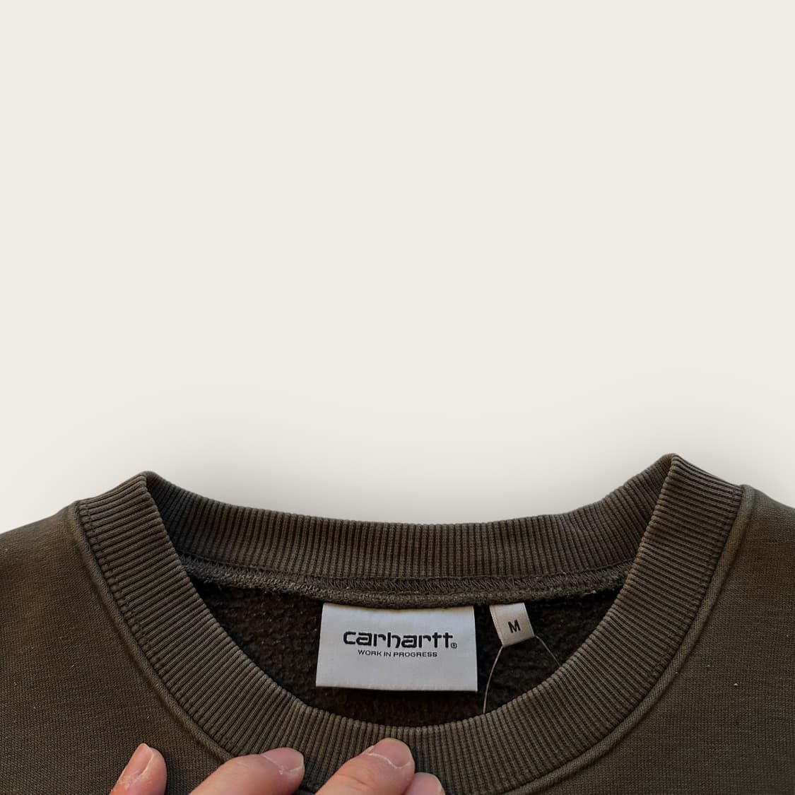 칼하트 wip 올리브그린 맨투맨 상품이미지3