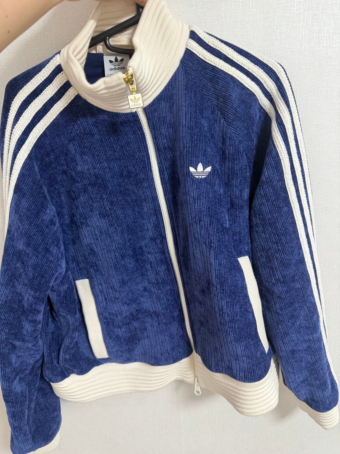 아디다스 리브드 벨벳 트랙탑 져지 m사이즈 판매합니다 상품이미지2