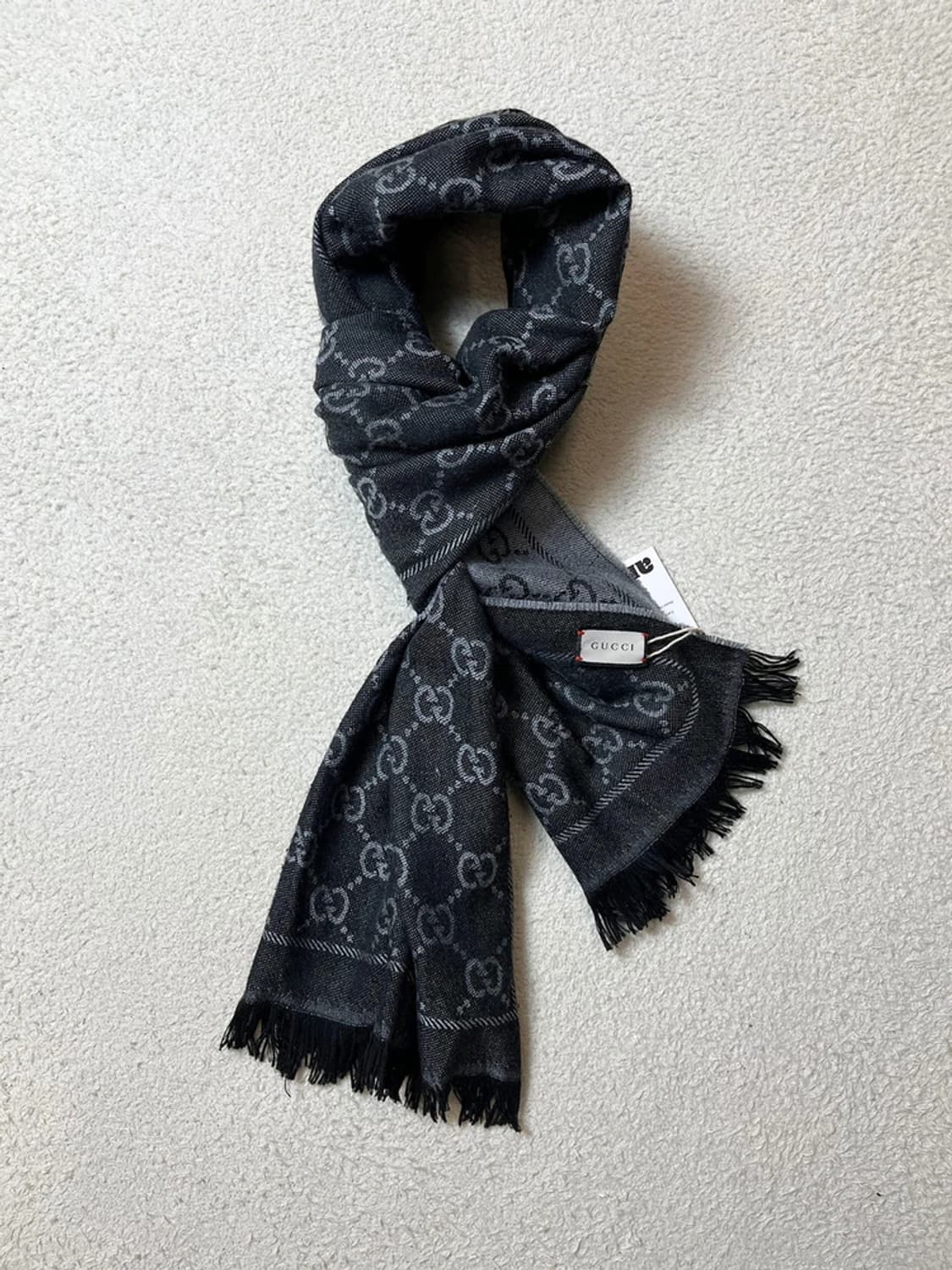 구찌 GUCCI 시그니처 로고 숄 스카프 A1700    상품이미지1