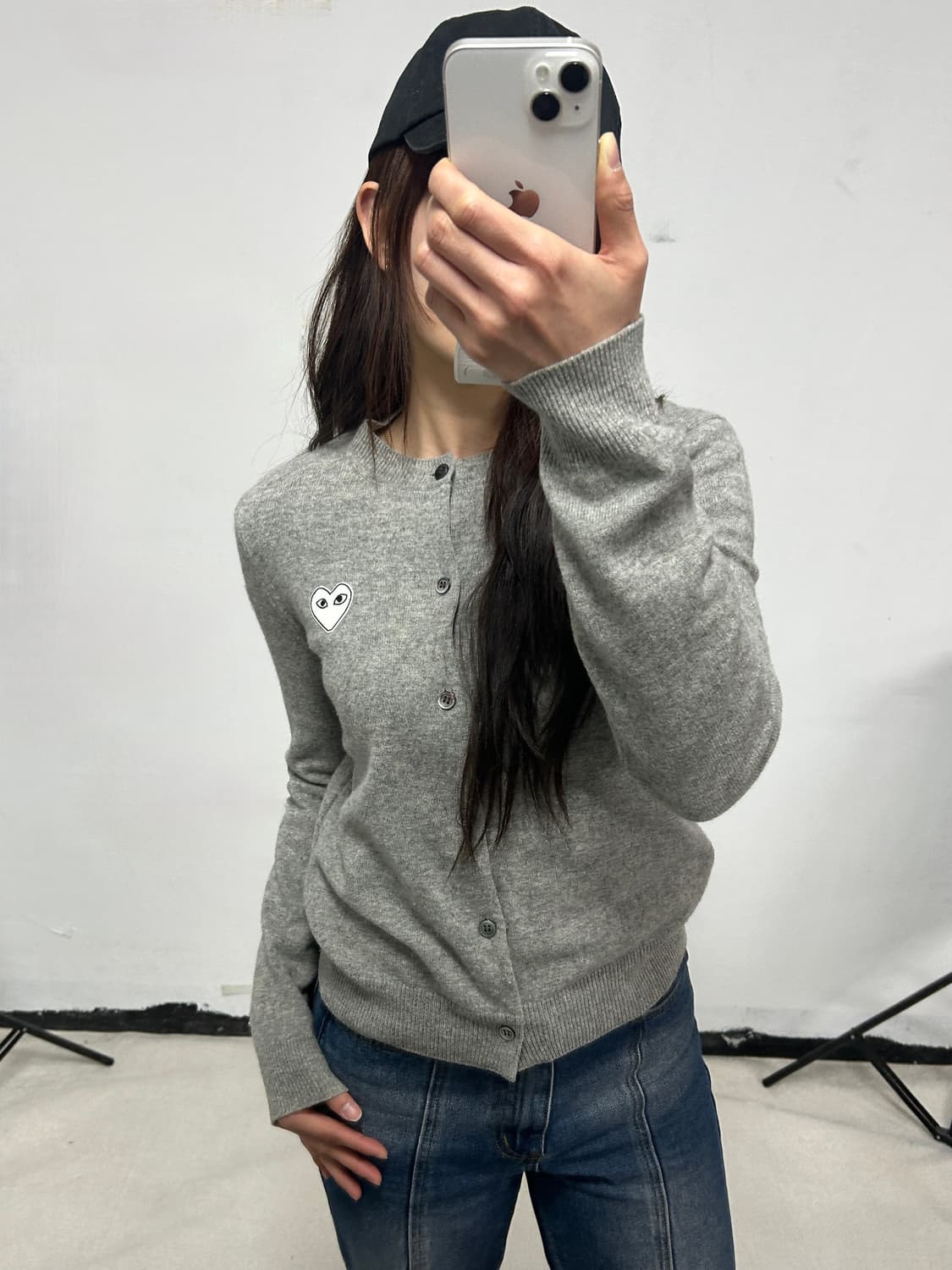 꼼데가르송 화이트 하트 와펜 니트 가디건 그레이 상품이미지1
