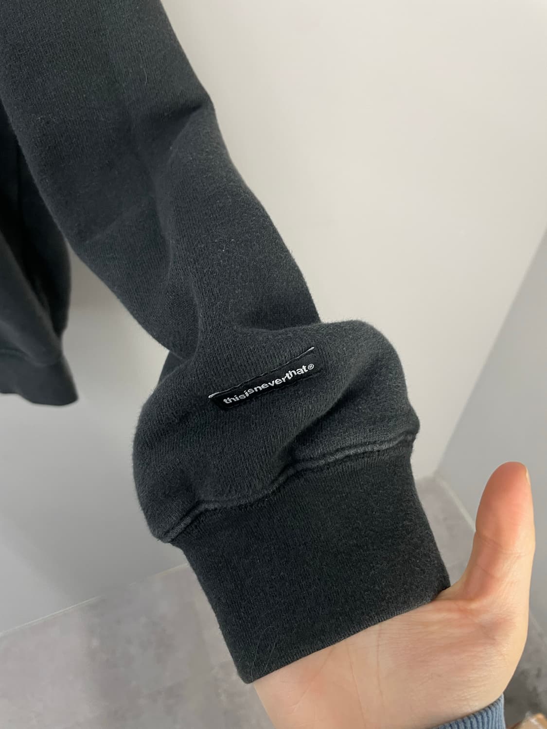 디스이즈네버댓 백로고 블랙 맨투맨 H1844 상품이미지4