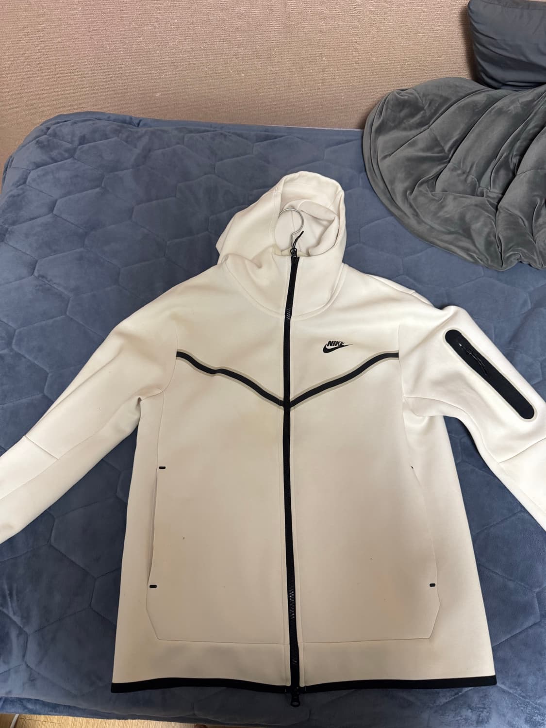 나이키 테크팩 화이트 판매합니다 상품이미지1