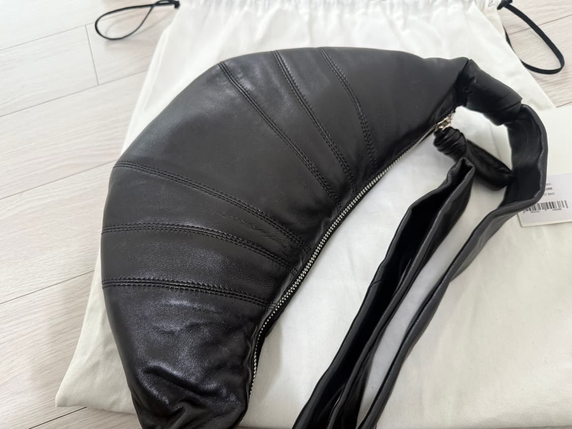 르메르 크루아상백 스몰 양가죽 검정  상품이미지3