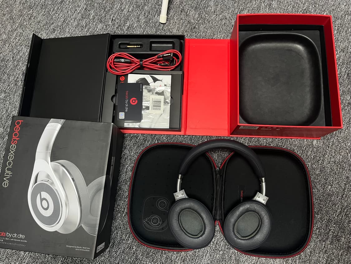 Beats by dr.dre Executive 실버 헤드폰 상품이미지4