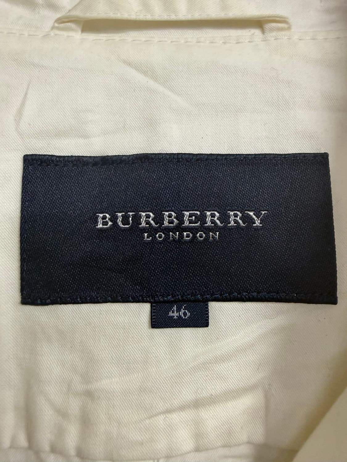 버버리 더블 화이트 자켓 상품이미지3