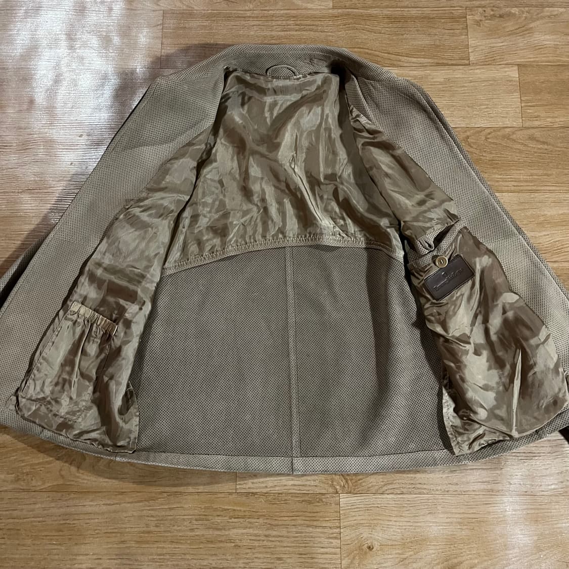 [100] 에르메네질도 제냐 펀칭 가죽자켓 상품이미지8