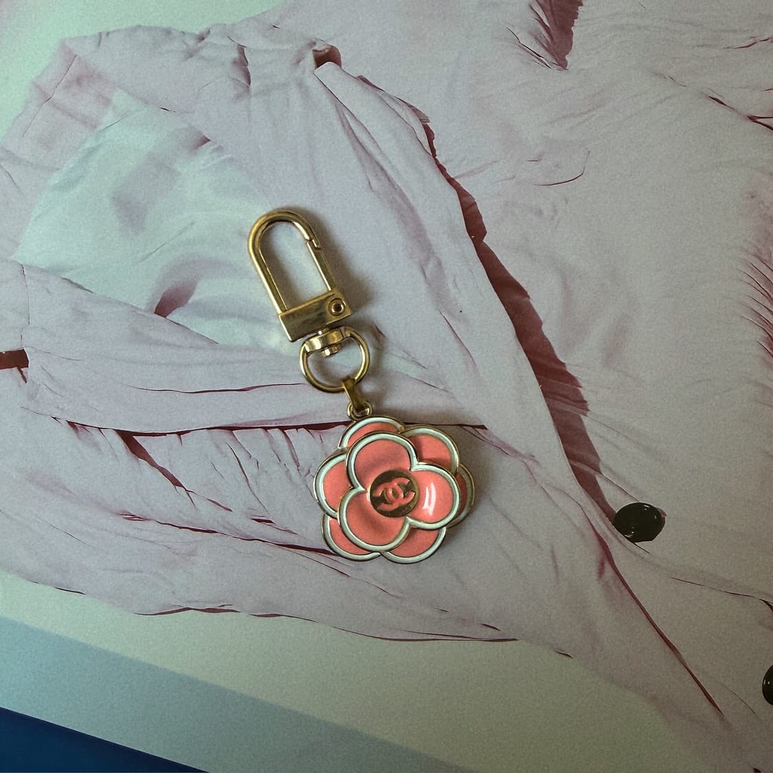 재고 1 샤넬 핑크 까멜리아 골드 키링 상품이미지2